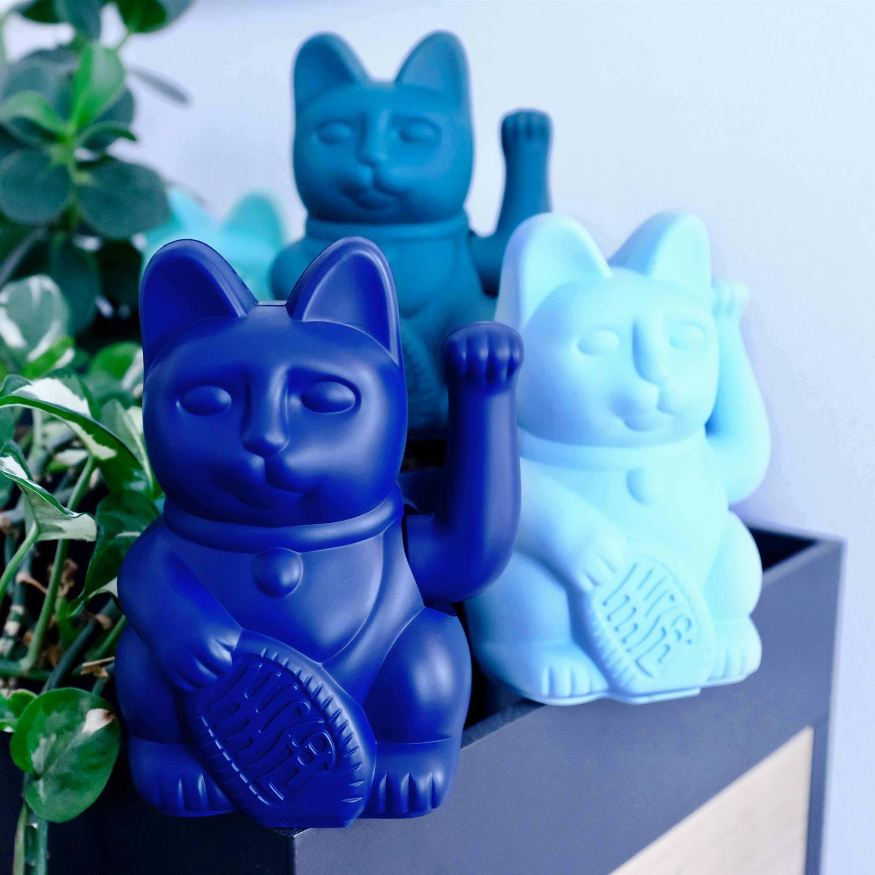 Winkekatze Dunkelblau Moodbild